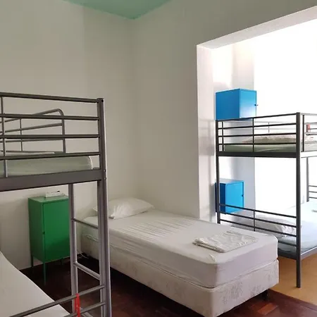 S. José Hostel